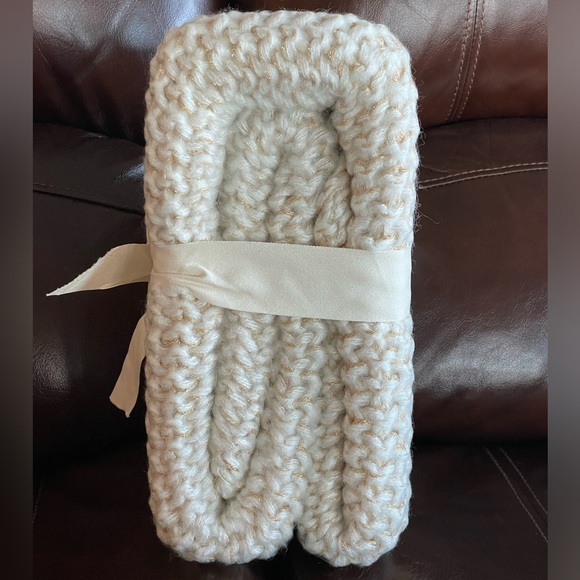 Pier 1 Gold Throw Blanket NEW - Picture 7 of 8